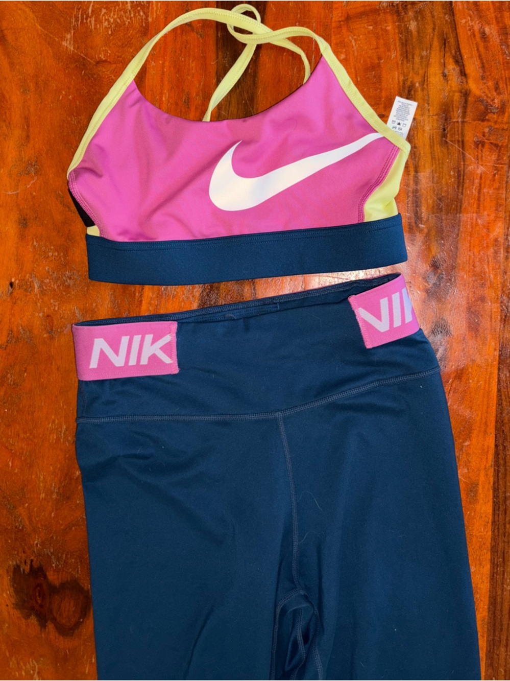 Nike set - Picture 3 of 3